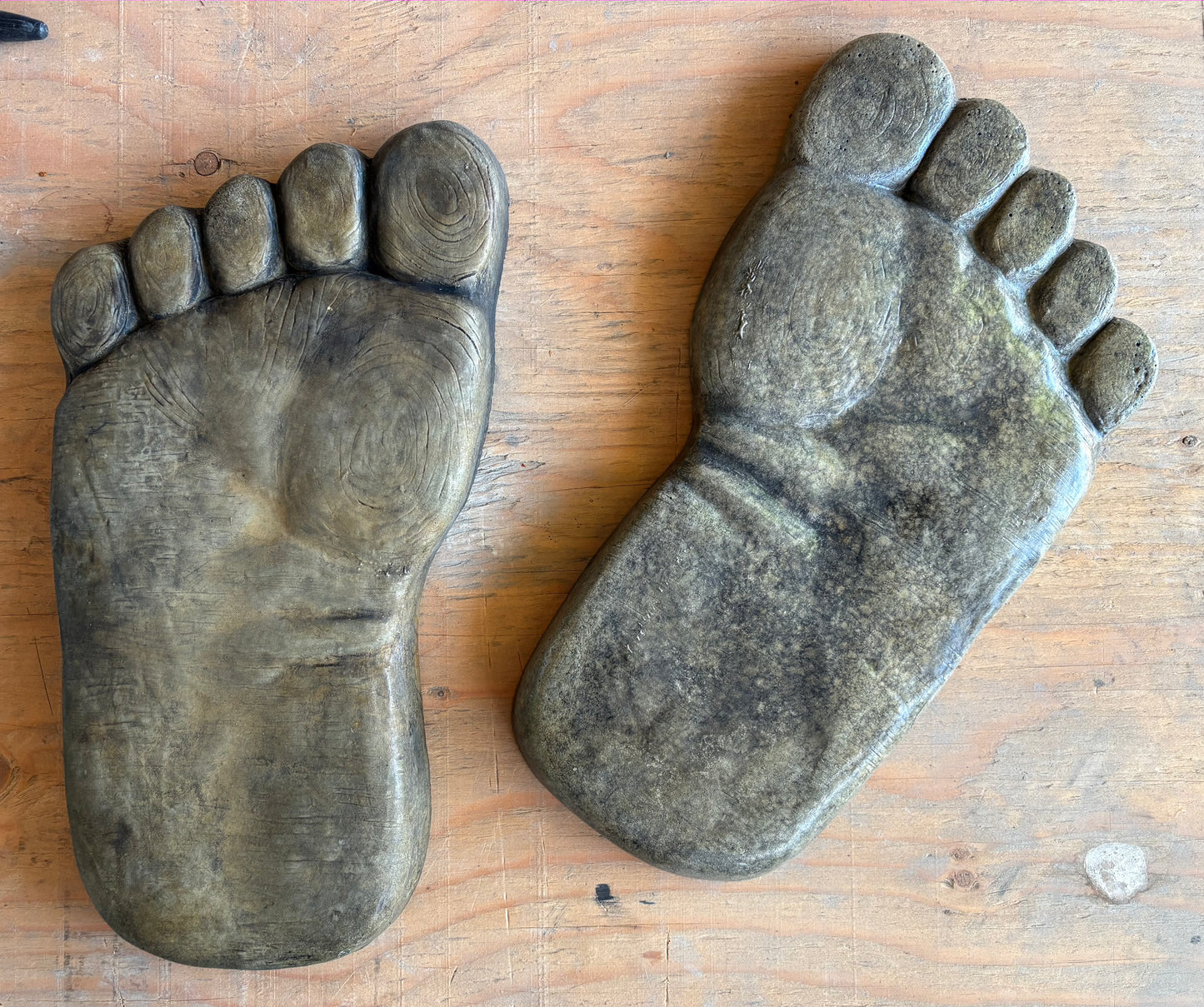 Foot Prints (2 pieces)