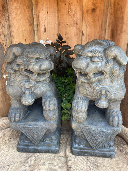 Fu Dogs, Left and Right