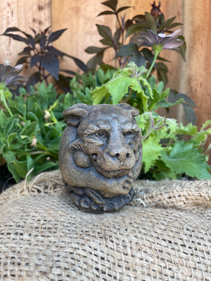 Gargoyle, Crouching Small